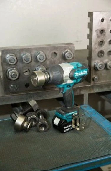 Makita DTW1001Z 18V Li-Ion Accu Slagmoersleutel Body - 1050Nm - 3/4" - Koolborstelloos - Afbeelding 2